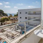 Hotel Triton Beach