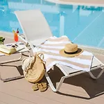 Hotel Triton Beach