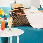 Hotel Triton Beach