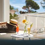 Hotel Triton Beach